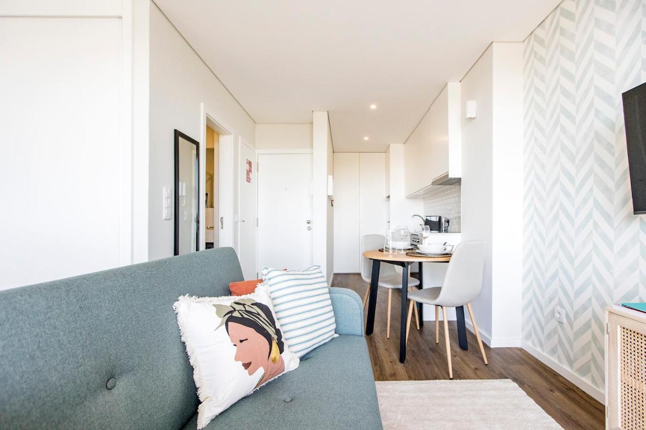 Elegant Studio W/ Ac & Balcony By Lovelystay Porto Exterior photo