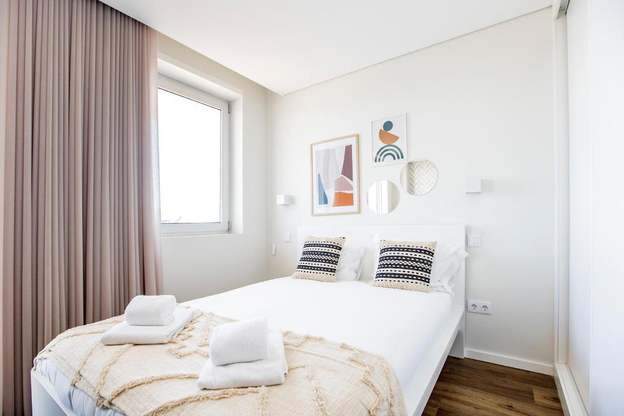 Elegant Studio W/ Ac & Balcony By Lovelystay Porto Exterior photo